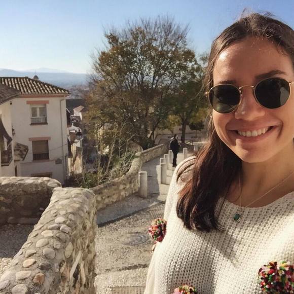 Meet your Posher, Mélanie - Picture 1 of 1